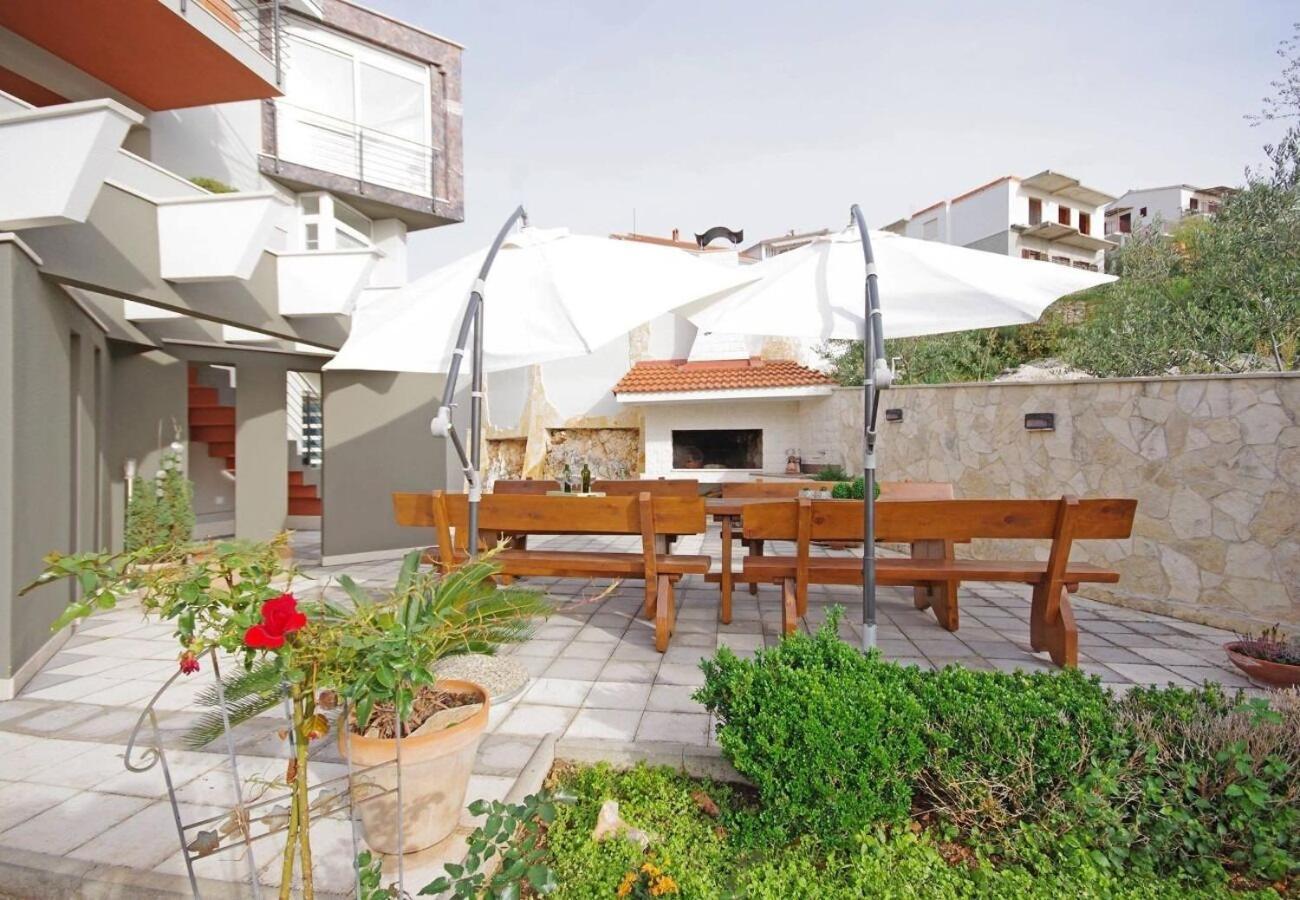 Apartments Javi - Free Private Parking Trogir Dış mekan fotoğraf