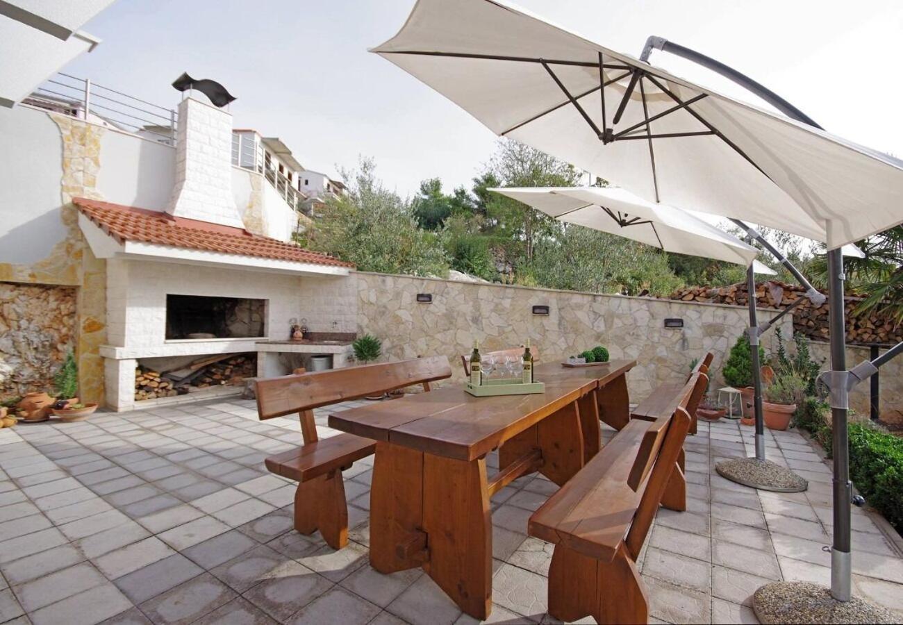 Apartments Javi - Free Private Parking Trogir Dış mekan fotoğraf