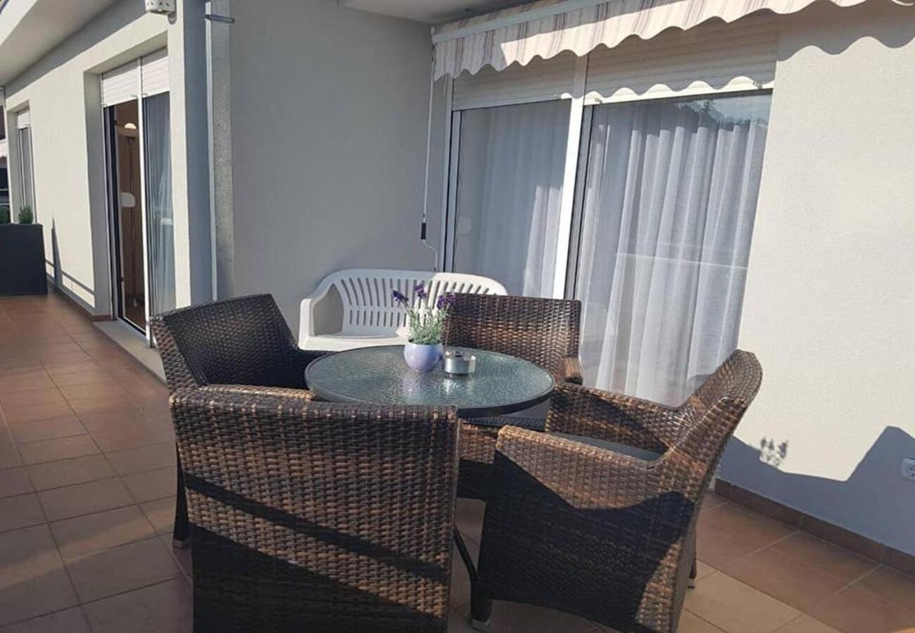 Apartments Javi - Free Private Parking Trogir Dış mekan fotoğraf