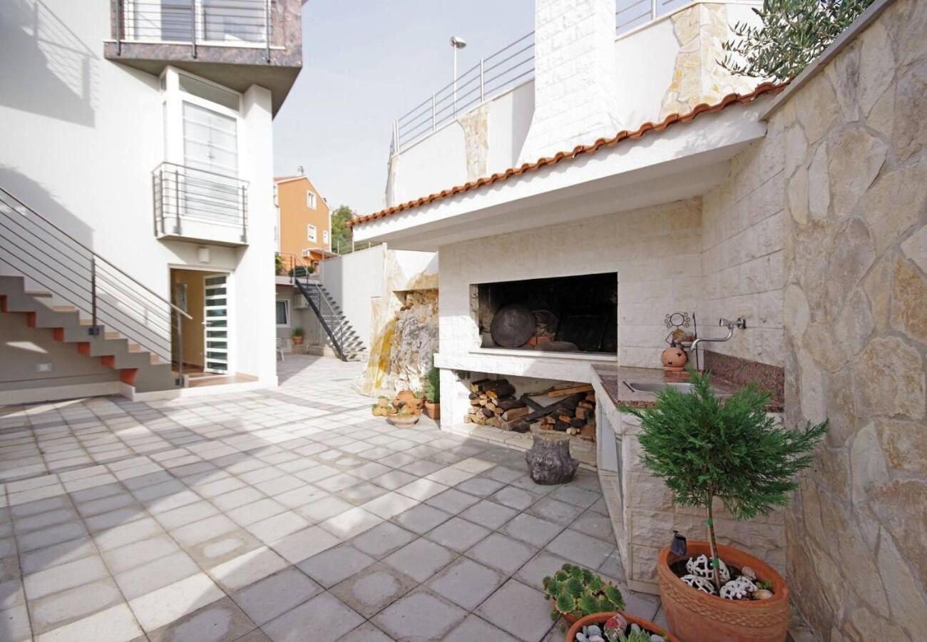 Apartments Javi - Free Private Parking Trogir Dış mekan fotoğraf